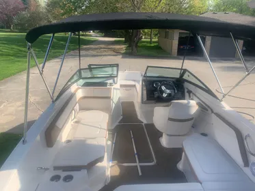 2018 Sea Ray SPX 210 OB