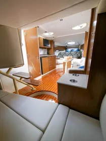 2014 Cruisers Yachts 350 Express