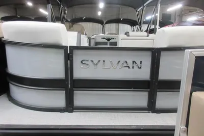 2023 Sylvan 8520 Mirage Cruise