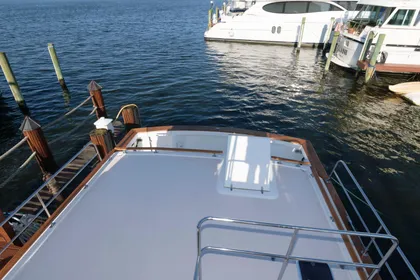 2000 Sabreline 47 Motor Yacht