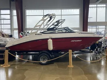 2024 Yamaha Boats AR190