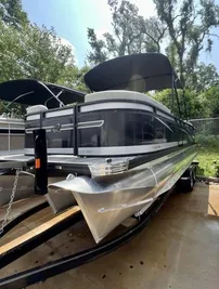 2023 Qwest Pontoons 822 E-Class RLS Triple Tube LTZ