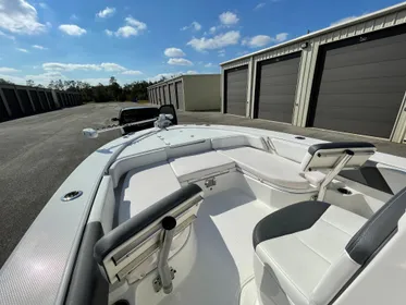 2019 Robalo Cayman 246SD