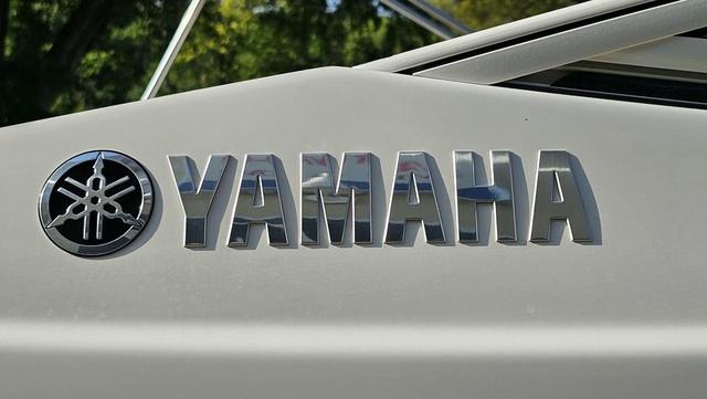 2016 Yamaha Boats 242 Limited E Series