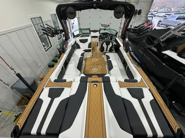 2024 MasterCraft XT24