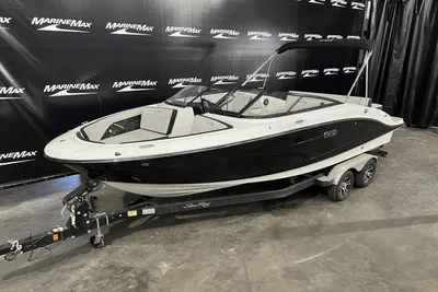 2024 Sea Ray SPX 210