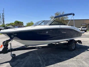 2019 Sea Ray 190SPX