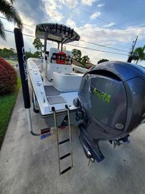 2022 Cobia 280 Center Console