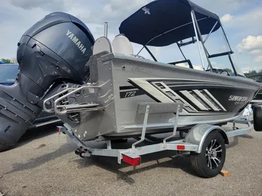 2024 Smoker Craft Ultima Legacy 172 walk thru windshield (In stock!)