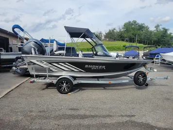 2024 Smoker Craft Ultima Legacy 172 walk thru windshield (In stock!)