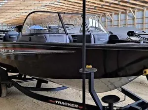 2024 Tracker Targa V-18 Combo