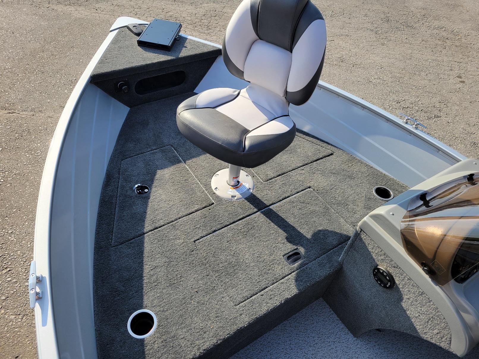 2024 Smoker Craft Pro Angler 161. 16' side console. (In stock!)