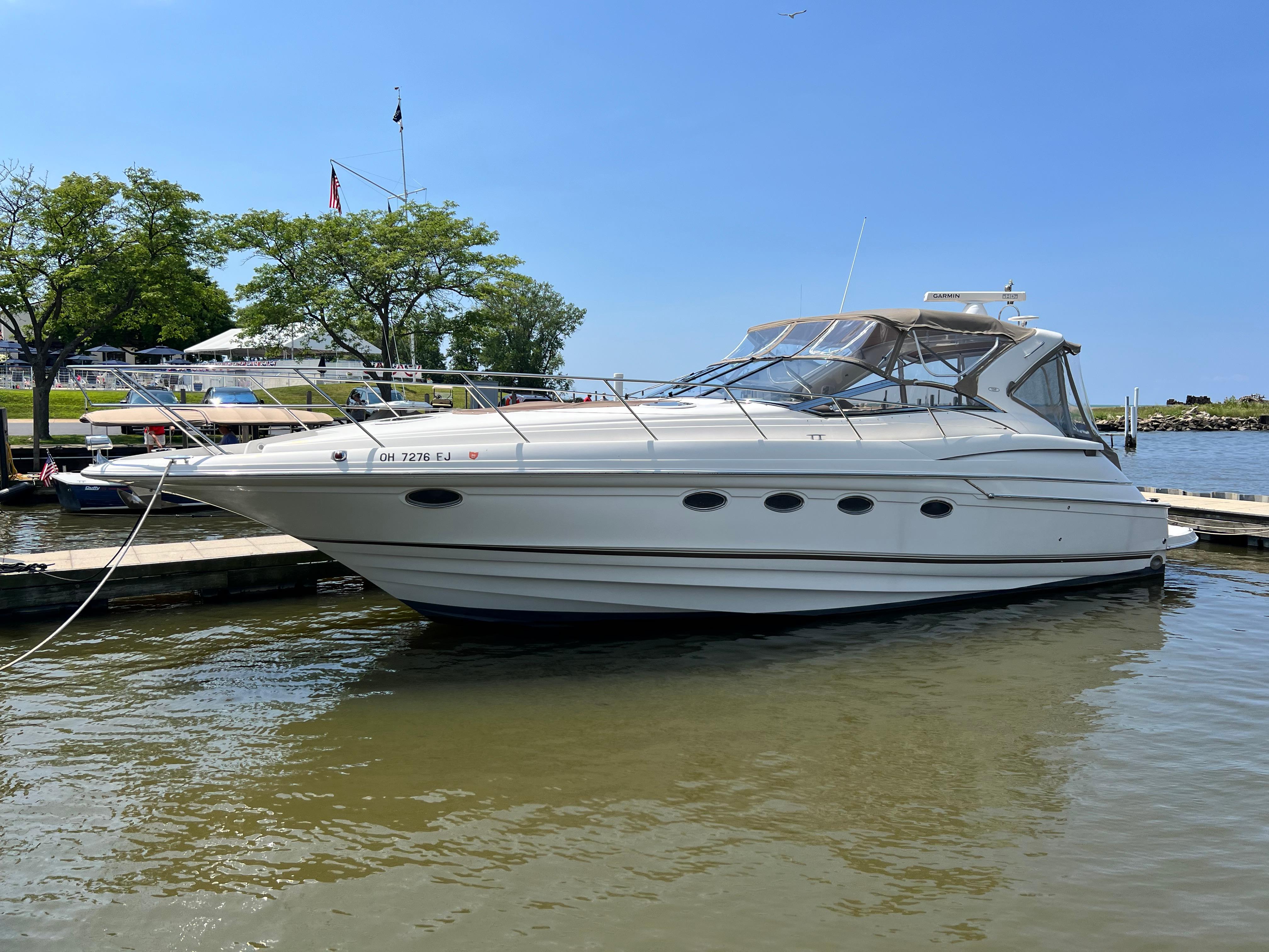 Used 2002 Regal Commodore 4260, Mentor - Boat Trader