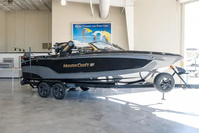 2024 MasterCraft XT24