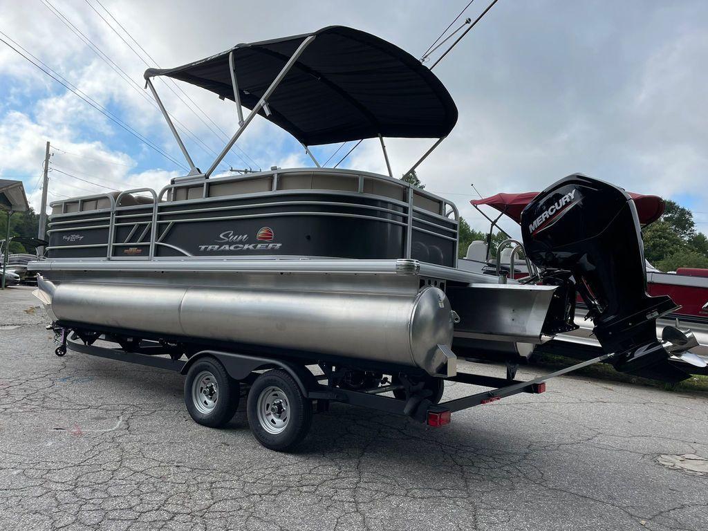 New 2023 Sun Tracker Party Barge 20 DLX, 30512 Blairsville - Boat Trader