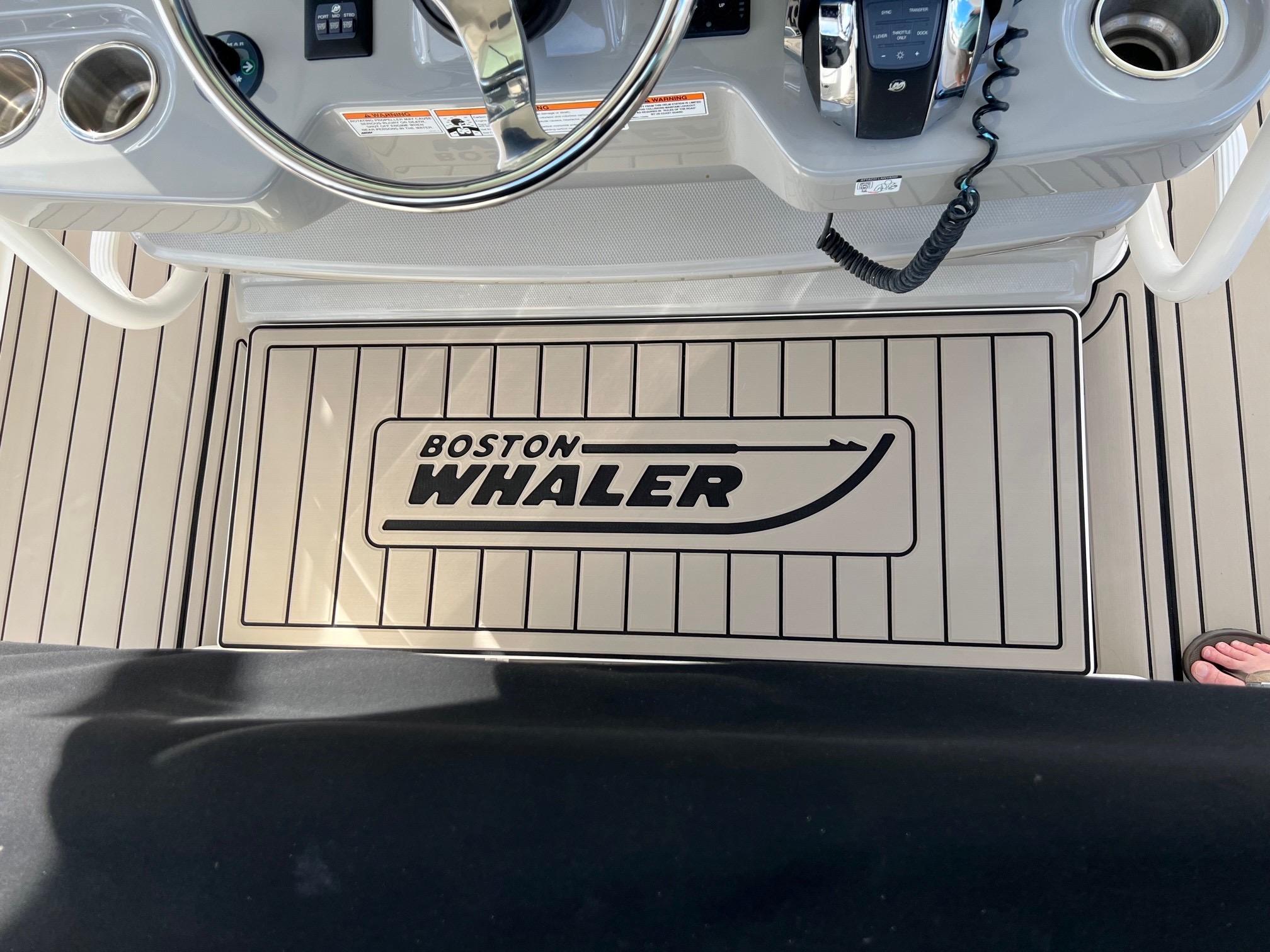2017 Boston Whaler 350 Outrage