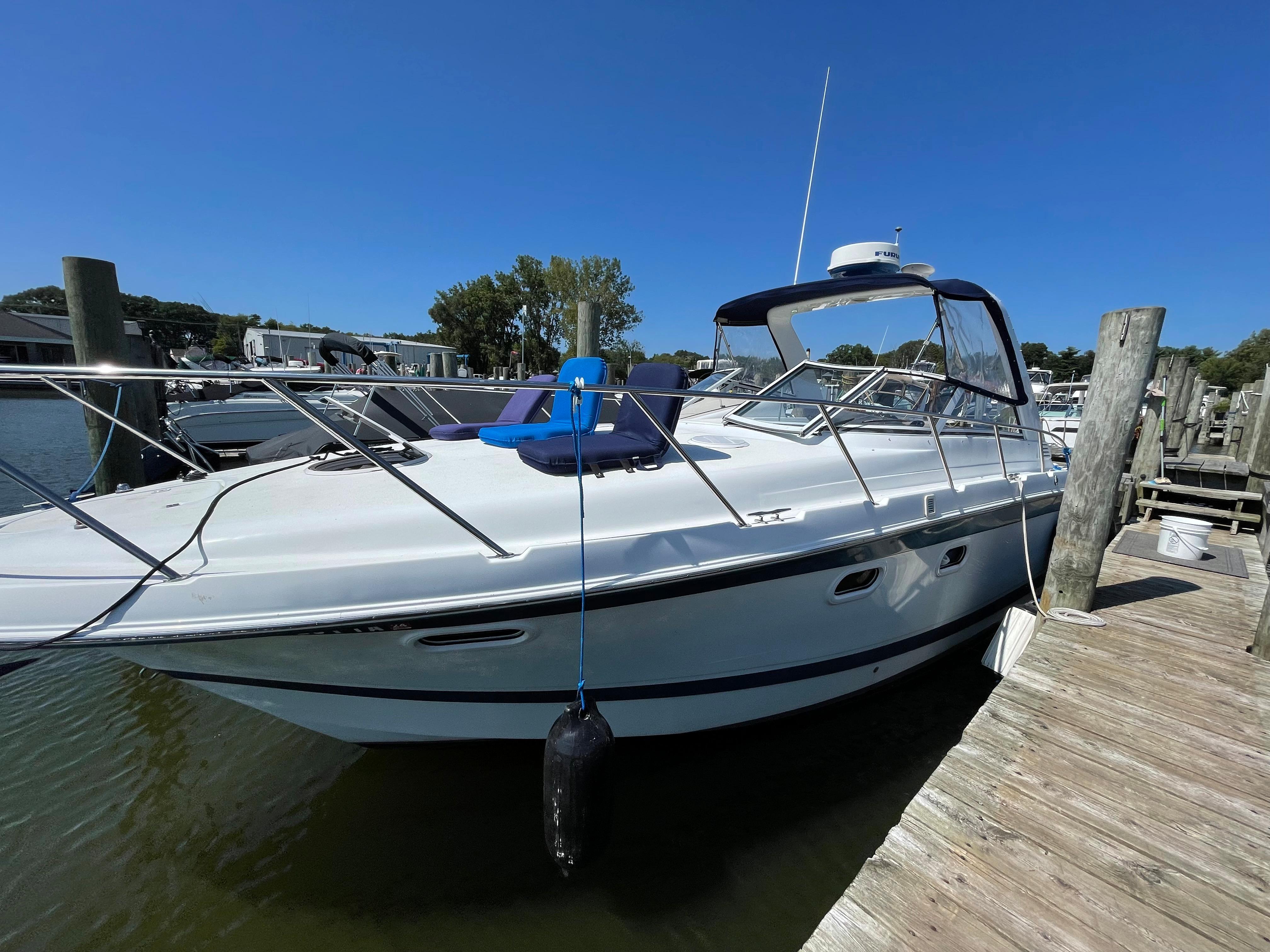 1999 Chris-Craft 300 Express Cruiser