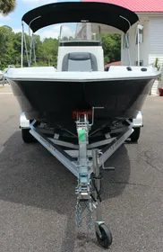 2023 NauticStar 211 Hybrid