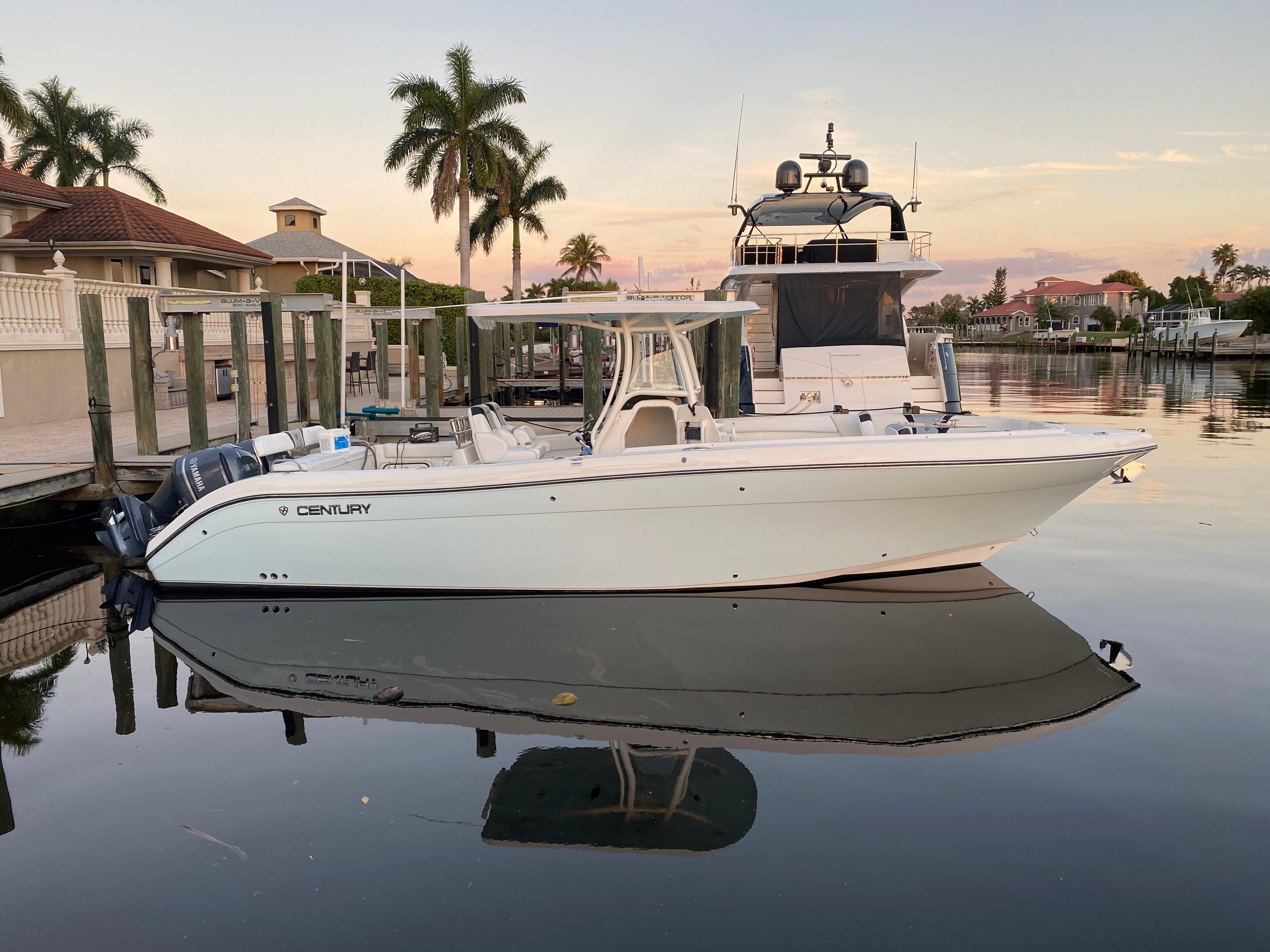 Used 2015 Century 3200 Center Console, 33772 Seminole - Boat Trader