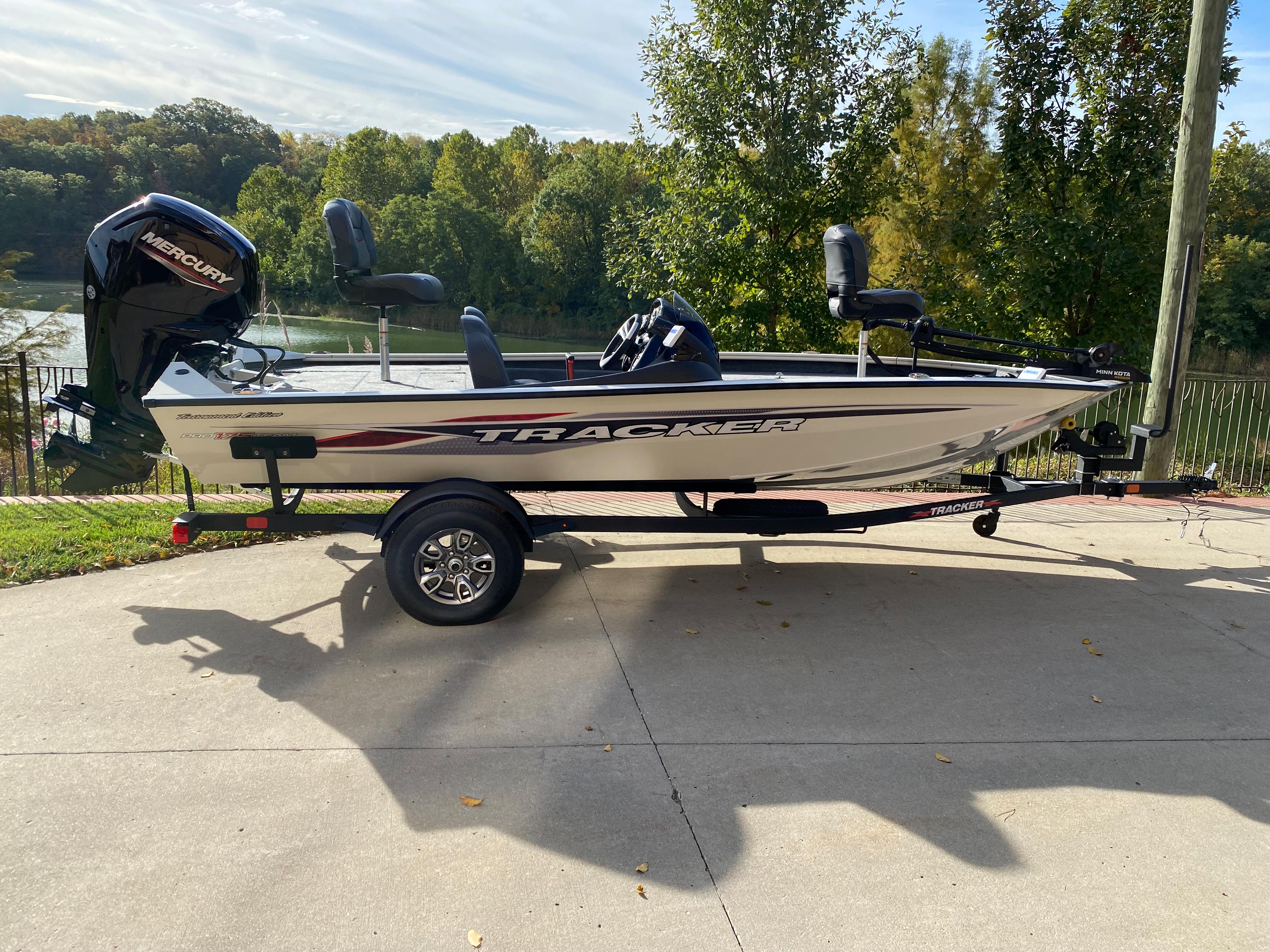 Fish Finder Install on Bass Tracker Pro Team 175 TXW (Lowrance 12