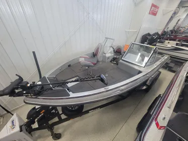 2024 Triton 206 Fishunter