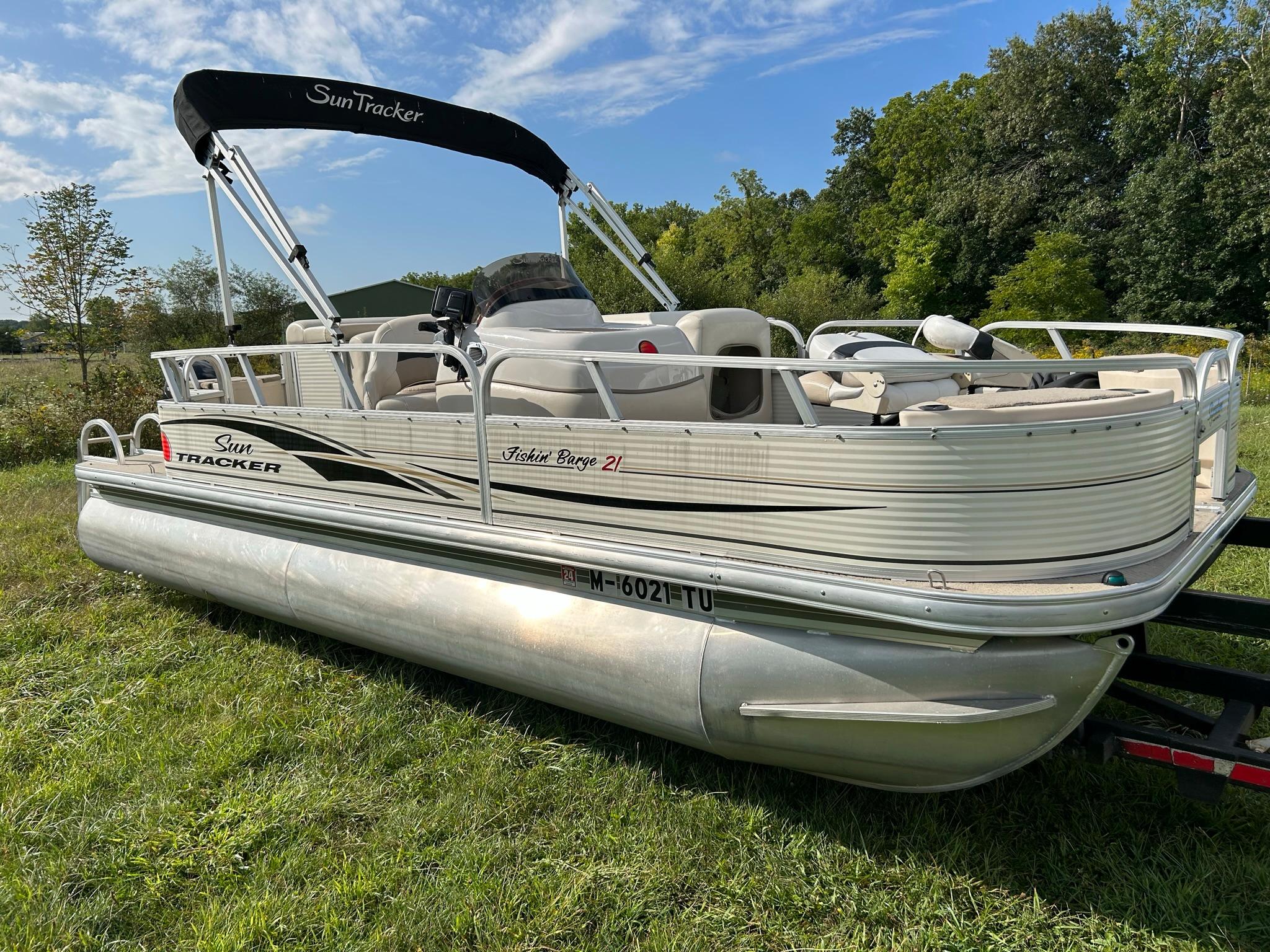 New 2010 Sun Tracker Fishin Barge, 49036 Coldwater - Boat Trader