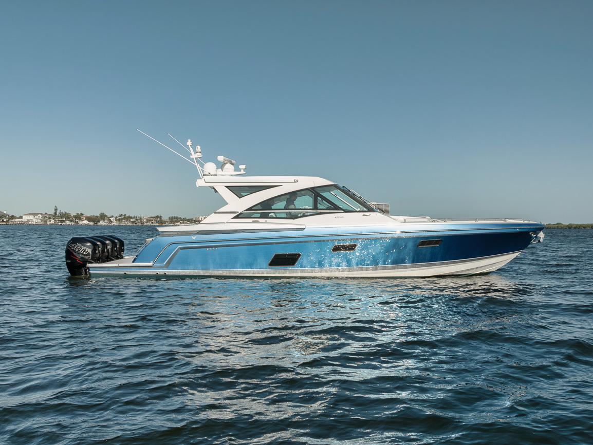 430 All Sport Crossover - Luxury 43 ft Boat