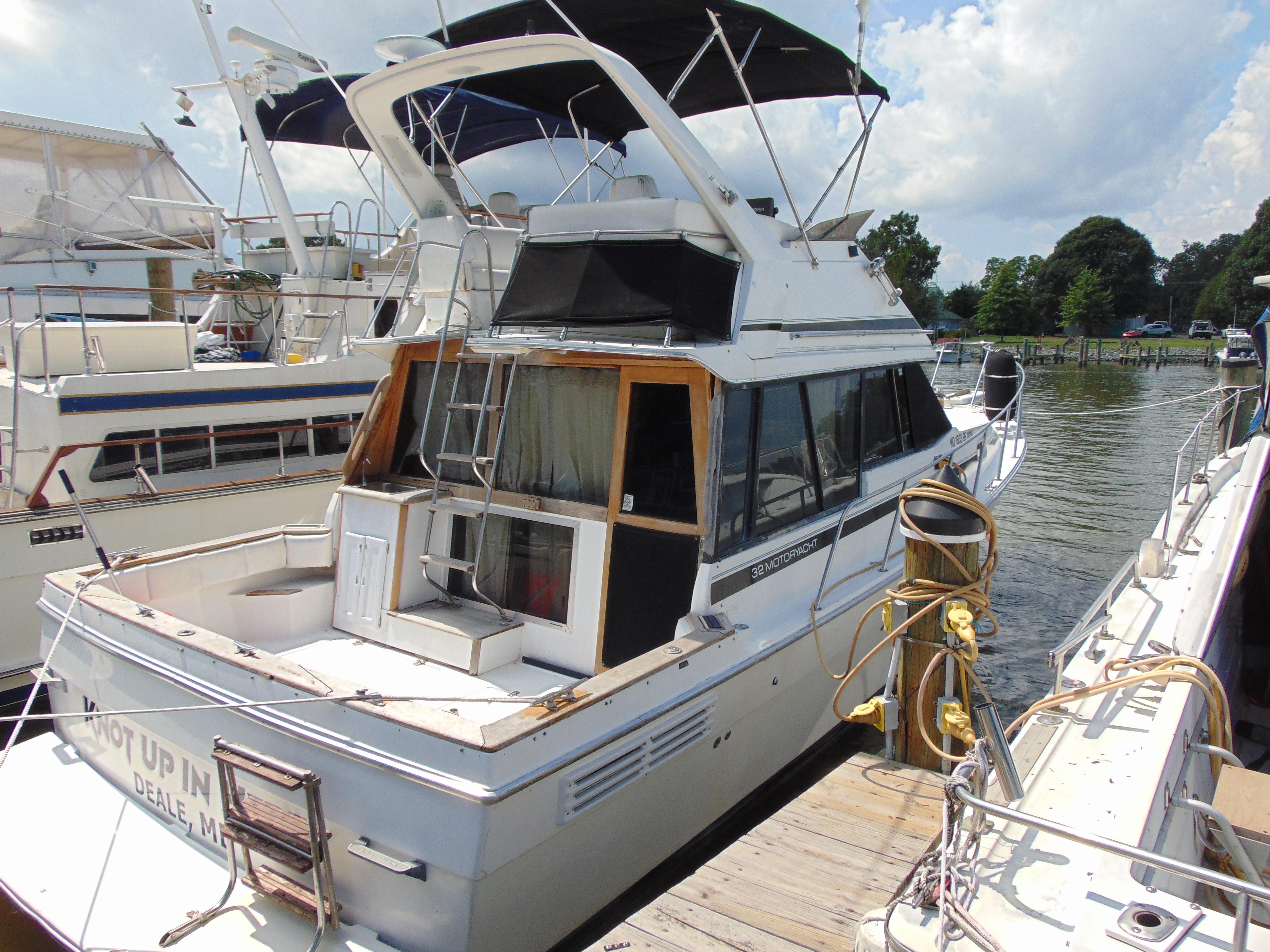 Explore Bayliner 3258 Avanti boats for sale - Boat Trader
