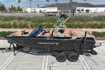 2024 MasterCraft XT22