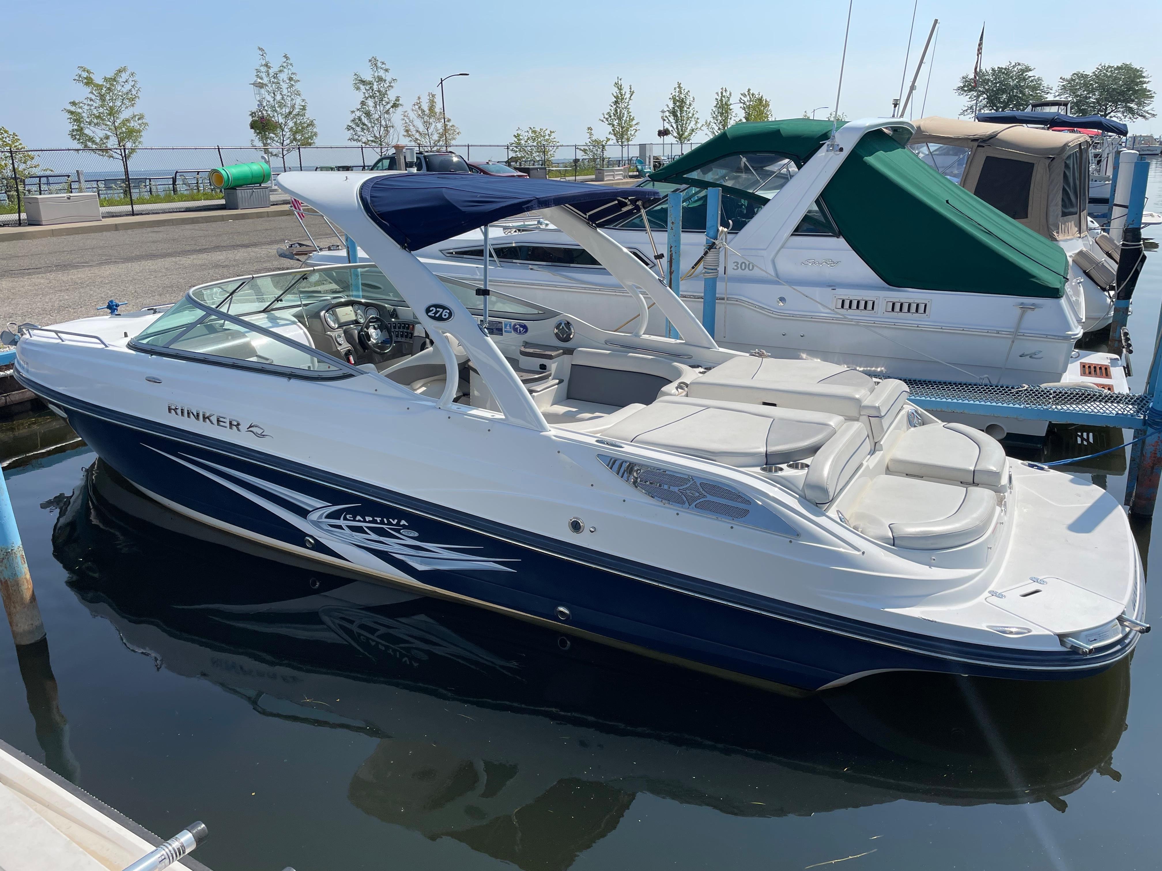 2011 Rinker 276 Captiva Cuddy