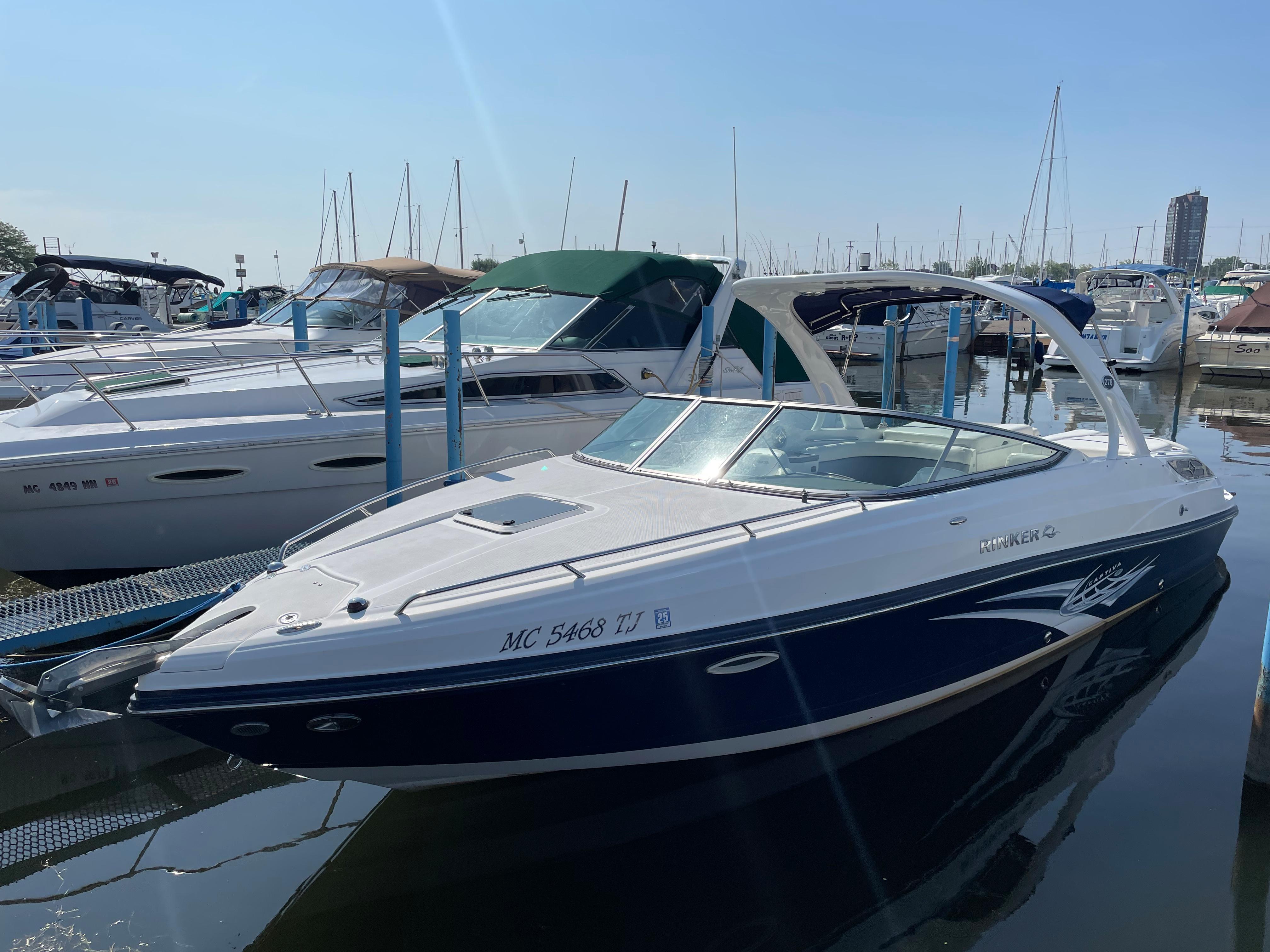 2011 Rinker 276 Captiva Cuddy