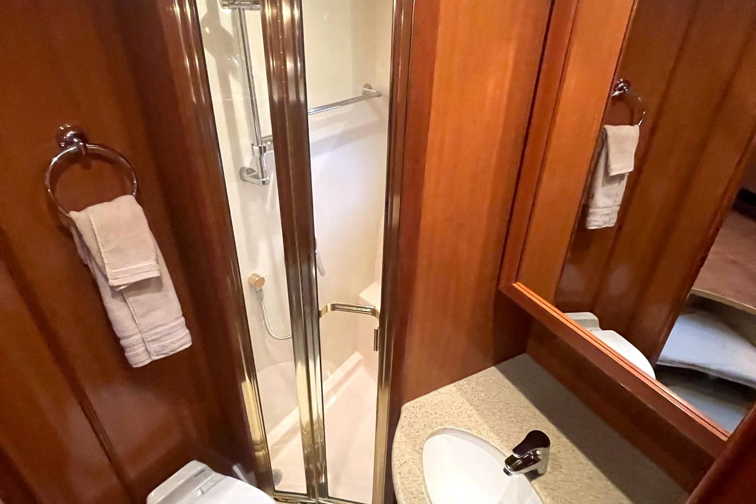 VIP/GUEST STATEROOM SEPARATE STALL SHOWER