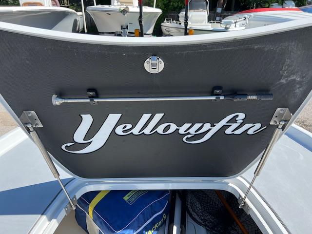 2014 Yellowfin 24 Bay