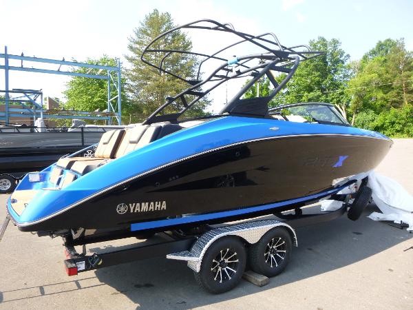 New 2024 Yamaha Boats 255XD, 48821 Lansing - Boat Trader