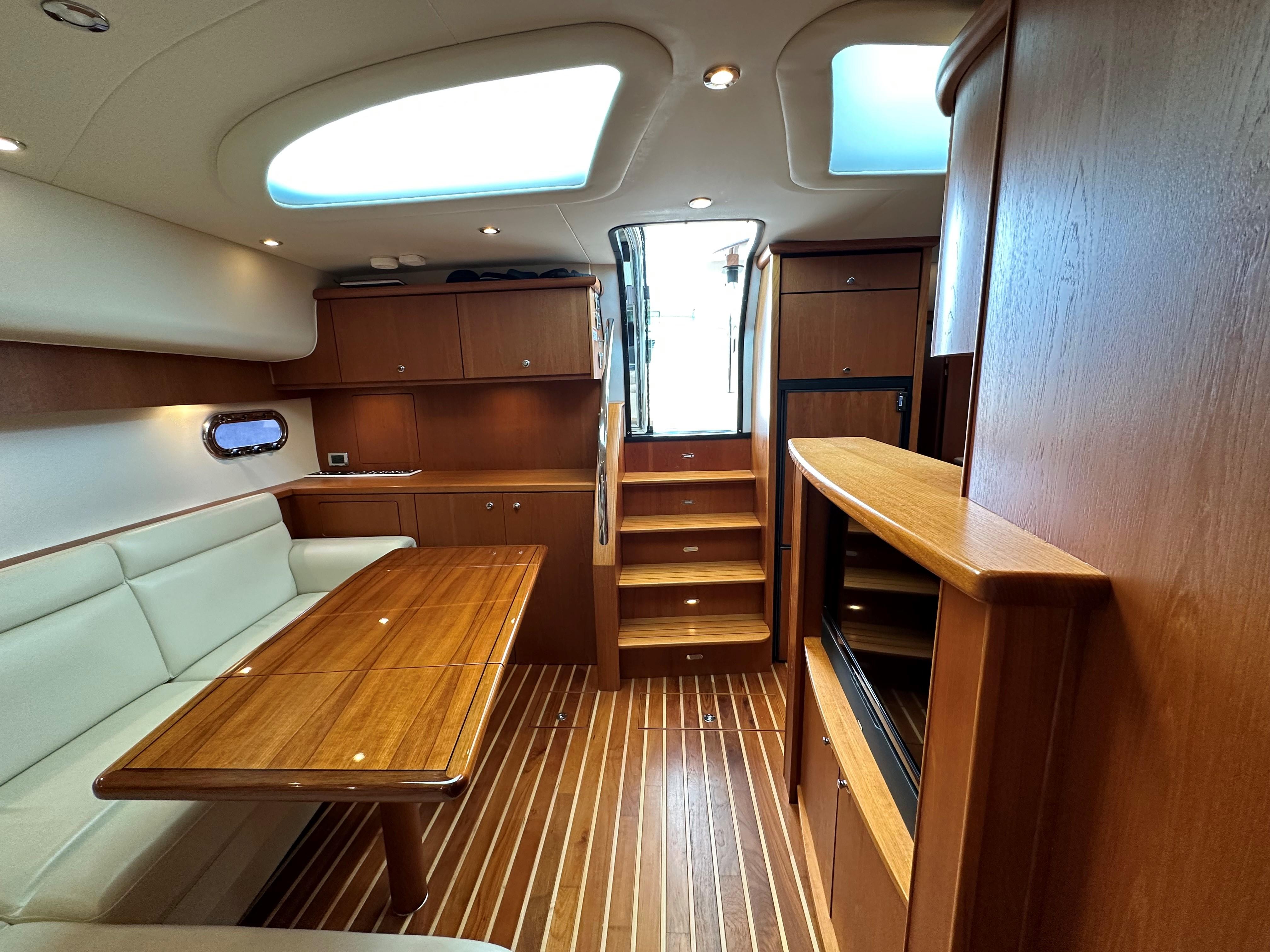 2013 Tiara Yachts 4500 Sovran