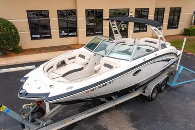 2017 Chaparral 264 Sunesta