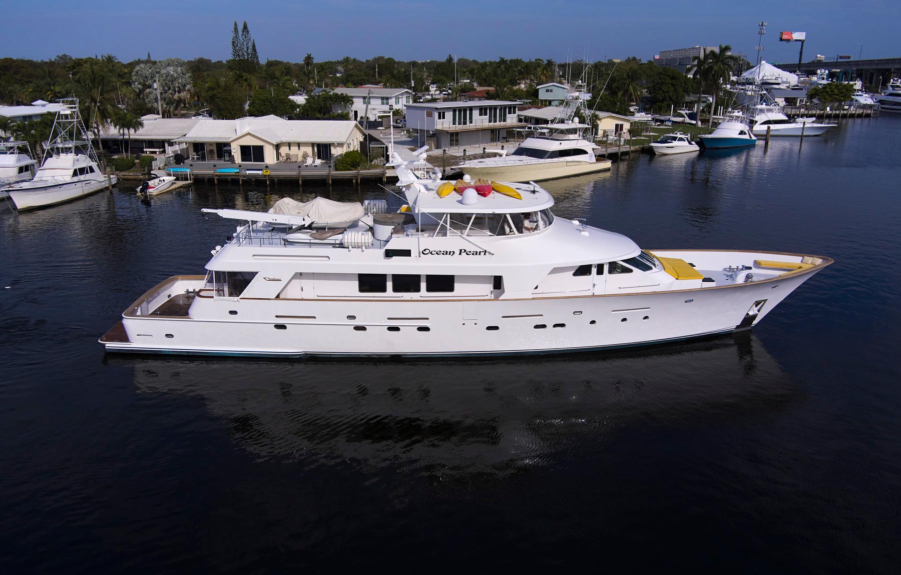 1988 Christensen 115 Cockpit Motoryacht