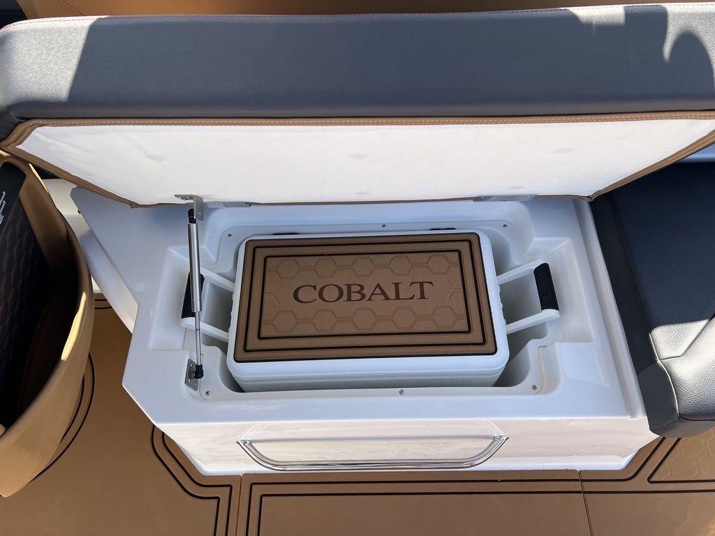 2023 Cobalt R8 Surf