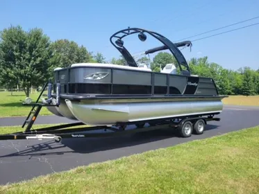 2024 Bentley Pontoons Elite 223 swingback dual capti