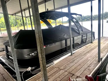 2024 Bentley Pontoons Elite 223 swingback dual capti