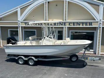 2024 Boston Whaler 210 Montauk