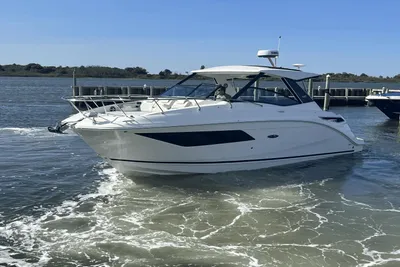 2024 Sea Ray 320 Sundancer