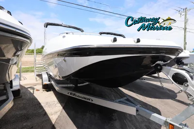 2023 Hurricane SunDeck Sport 188 OB