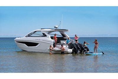 2022 Cruisers Yachts 42 GLS Outboard