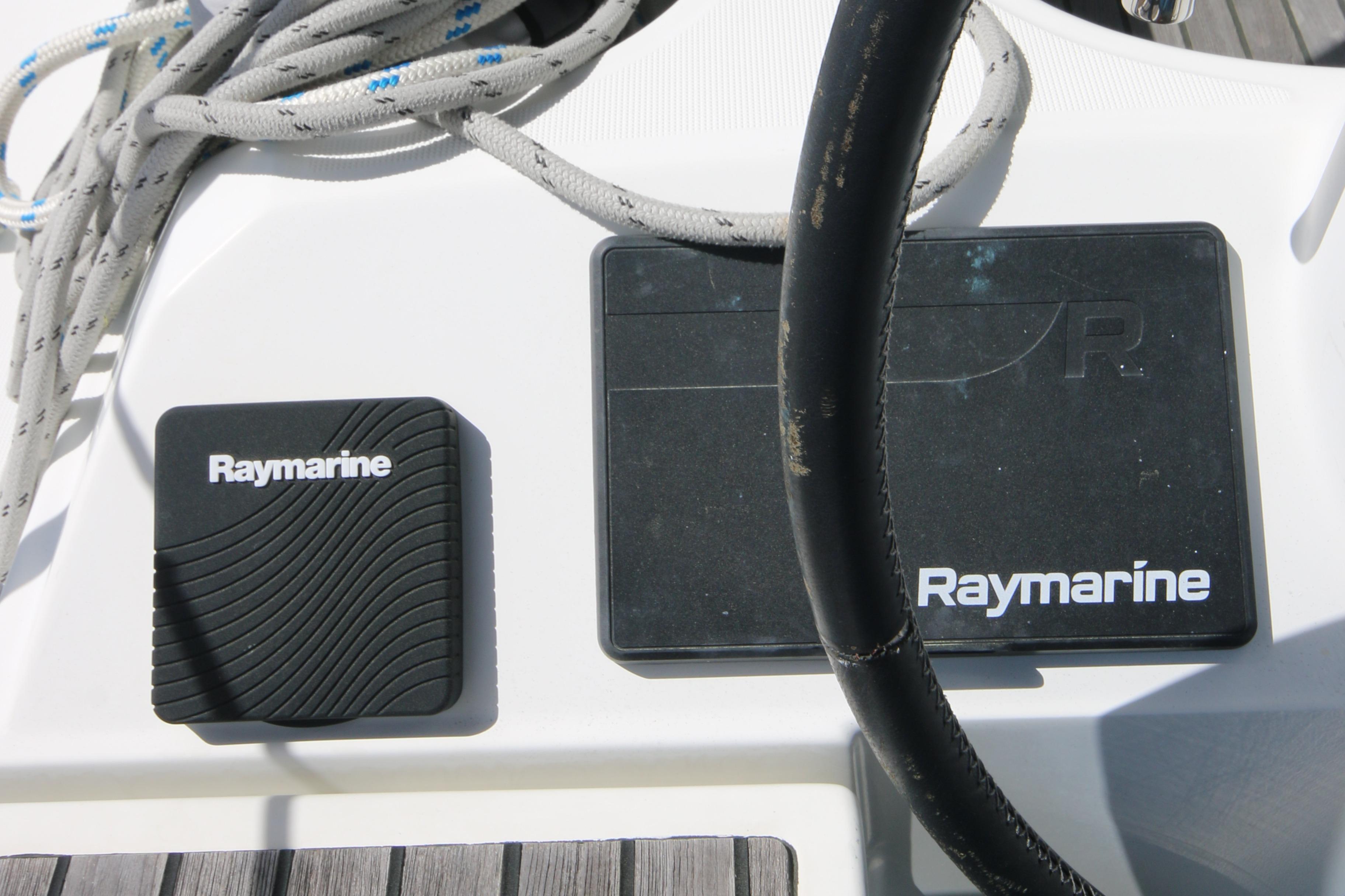 Raymarine touch screen electronics