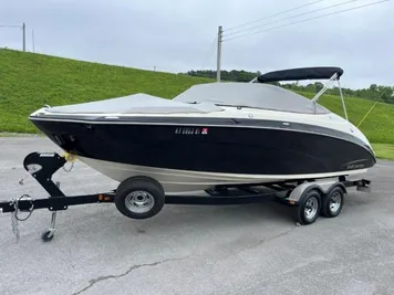 2015 Yamaha Boats 242 Limited