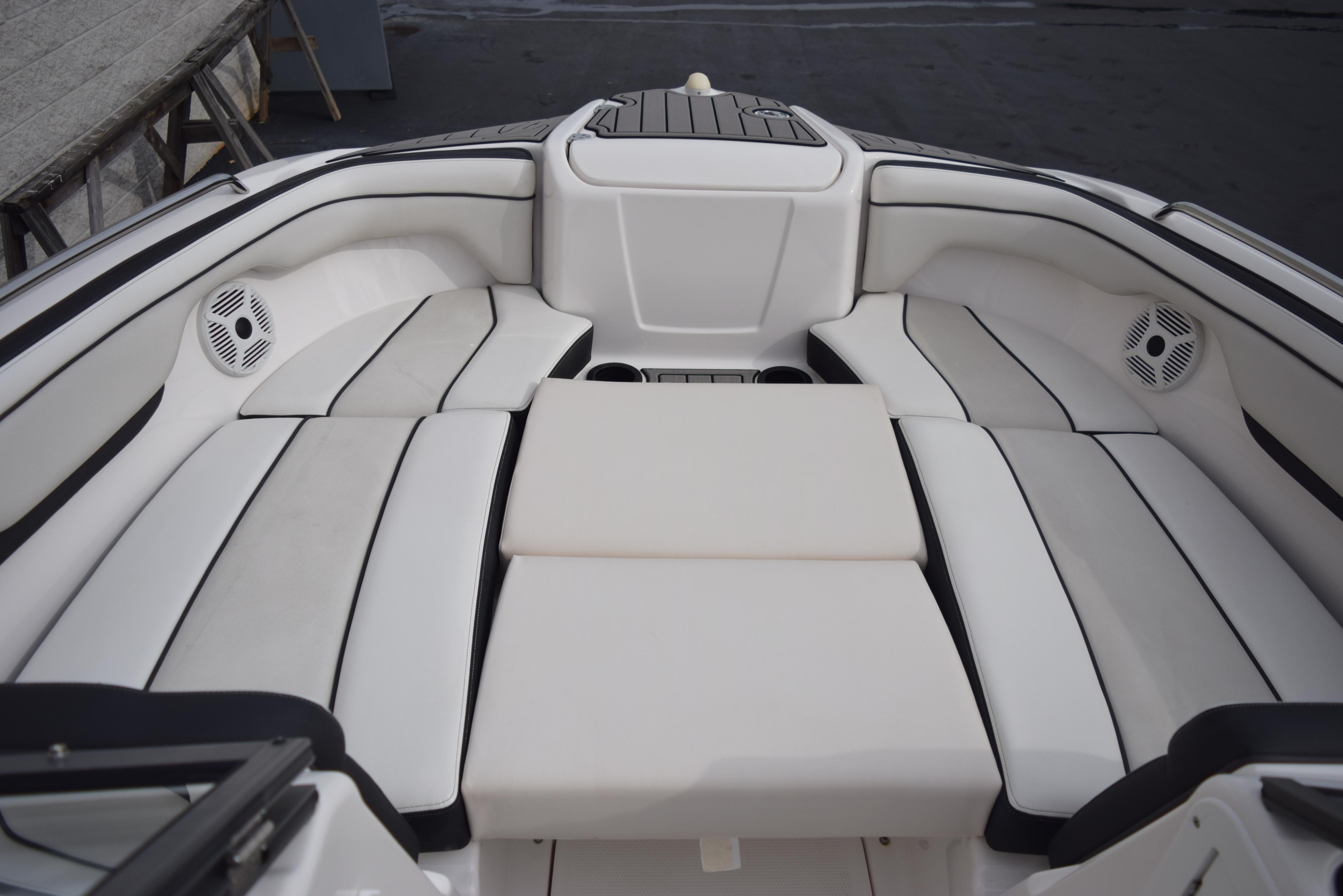 2018 Yamaha Boats AR210