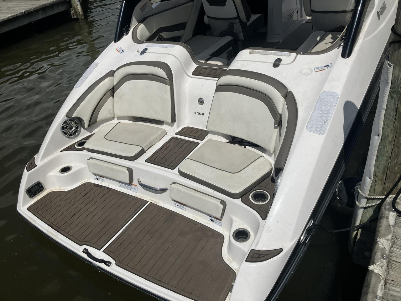 2016 Yamaha Boats 242 Limited S