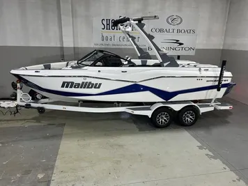 2024 Malibu 22 LSV