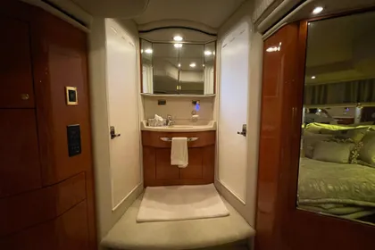 2001 Sea Ray 540 Cockpit Motor Yacht